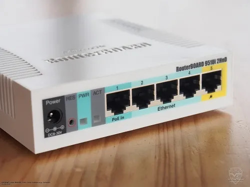 روتر میکروتیک مدل MikroTik RB951Ui-2HnD